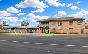 Cousins Motor Inn